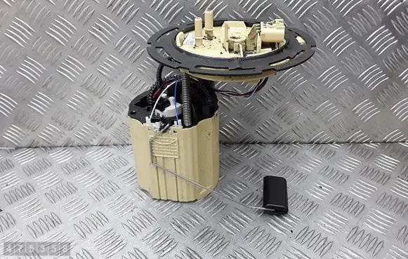 Opel Zafira B Fuel injection high pressure pump 13588661