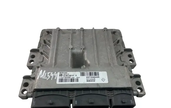 Renault Megane III Engine control unit/module 237104643R S180158137A