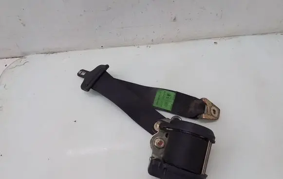 Mercedes-Benz E W124 Rear seatbelt 1238680222