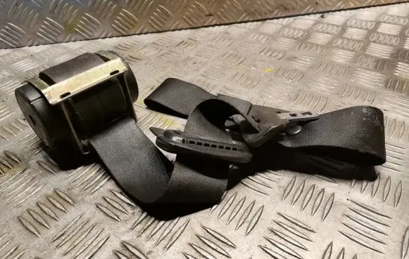 Mini One - Cooper R50 - 53 Front seatbelt 1505913