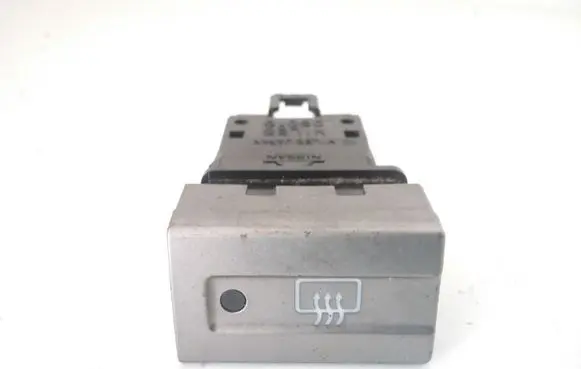 Nissan X-Trail T30 Windscreen/window heater switch NILES06016