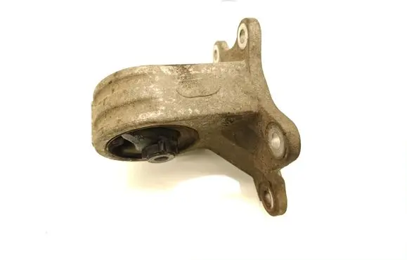 Mitsubishi Grandis Engine mount bracket