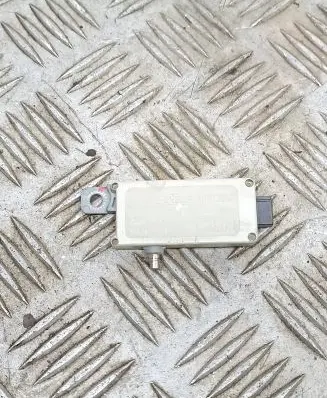 BMW 5 E39 Antenna control unit 65268368886