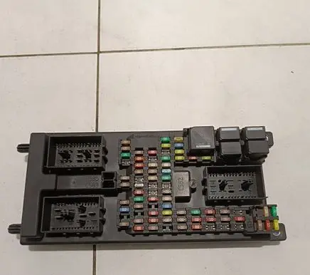 Land Rover Range Rover Sport L320 Fuse module 519329A06 AH2214F041BH 004055143