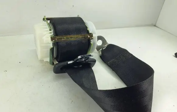 Audi A3 S3 A3 Sportback 8P Rear seatbelt 33014750A 03090500