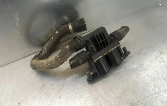 BMW 5 E60 E61 Coolant heater control valve 6927915