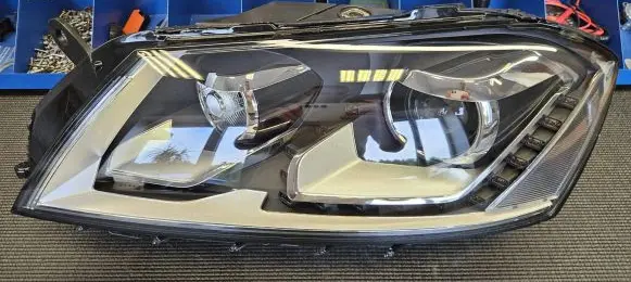 Volkswagen PASSAT B7 Headlight/headlamp 90005332 3AB941751