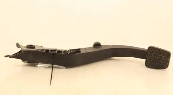 Opel Astra K Clutch pedal D2XXLHD