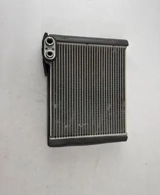Toyota Yaris XP210 Air conditioning (A/C) radiator (interior)