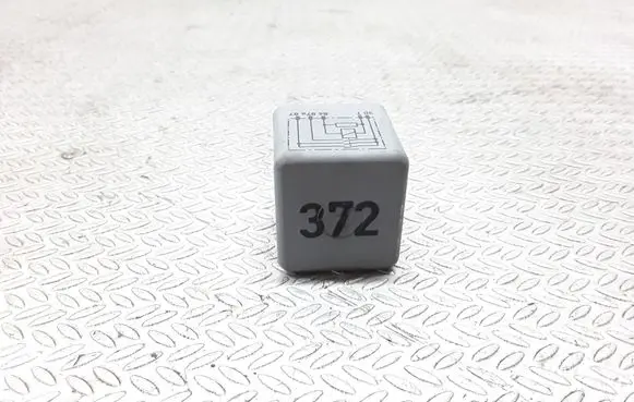 Volkswagen PASSAT B5.5 Other relay 4D0951253
