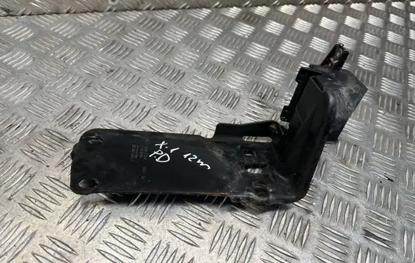 Radiator mount bracket