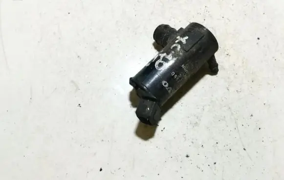 Volvo S80 Windscreen/windshield washer pump 9169611 060210-3950