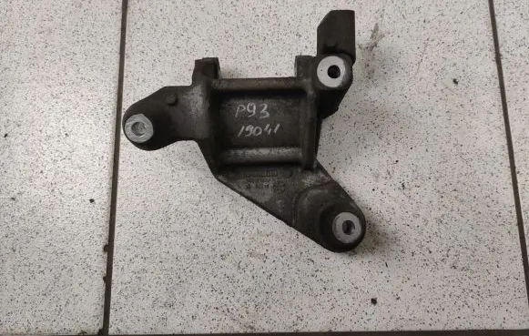 Dodge Journey Engine mounting bracket 05090606AA