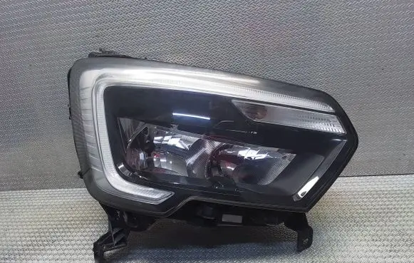 Renault Master III Headlight/headlamp 260105567R