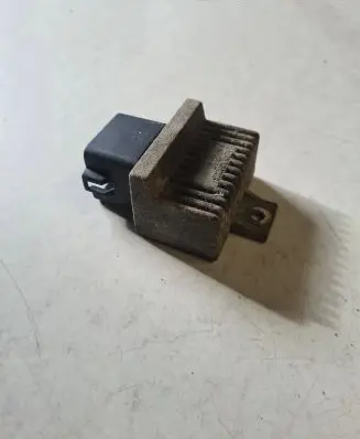 Glow plug pre-heat relay