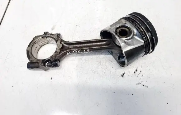 Nissan Primera Piston with connecting rod 