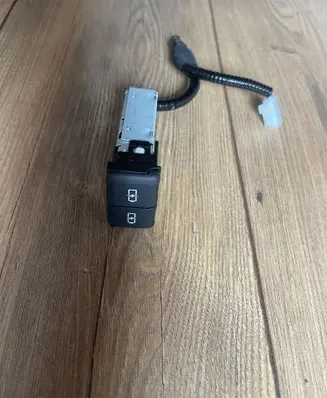 Toyota RAV 4 (XA50) USB socket connector 8553260020