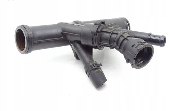 Volkswagen PASSAT B8 Thermostat/thermostat housing 04L121026F