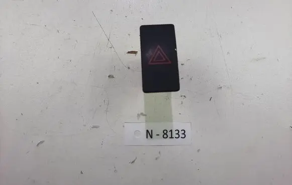 Toyota Avensis T270 Hazard light switch