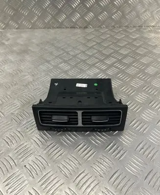 Volkswagen Touareg II Dash center air vent grill 7P6819203A 10002353 26F1672