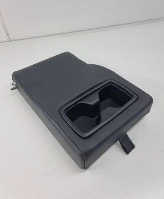 Toyota RAV 4 (XA50) Rear seat armrest 