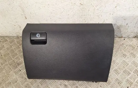 Toyota Avensis T270 Glove box 5555005090C0 5555005090