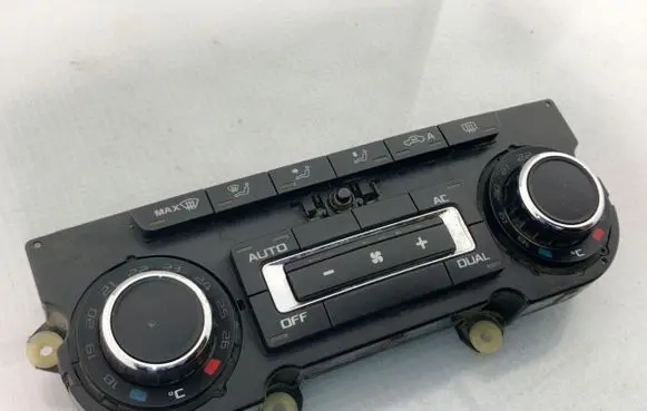 Skoda Octavia Mk2 (1Z) Climate control unit 3T0907044AK 5HB00974934