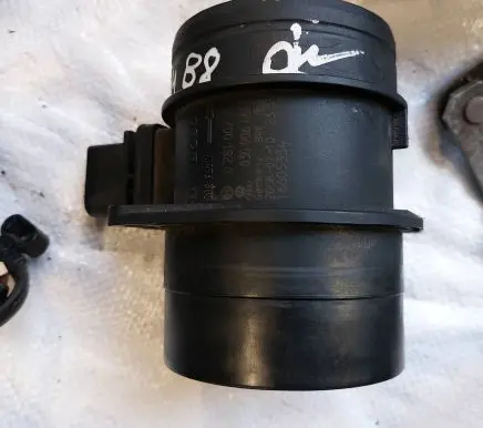 Audi A4 S4 B8 8K Mass air flow meter 03G906461C 16605334 0281002751