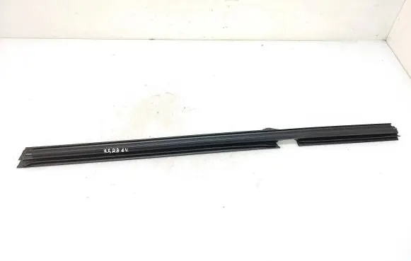 BMW X4 G02 Rubber seal rear door window/glass 7433107