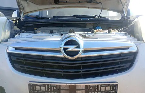 Opel Combo D Front grill