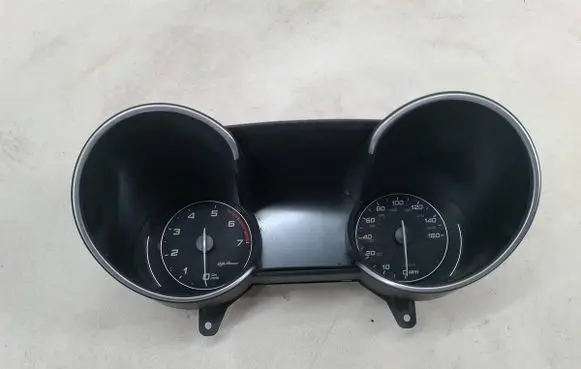 Speedometer (instrument cluster)