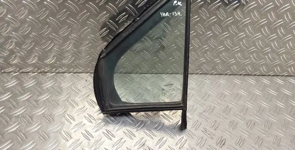 Toyota Yaris Front door vent window glass four-door 
