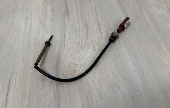 Volkswagen Golf VIII Sensor 05L906088F