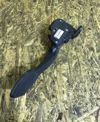 Volvo S80 Accelerator throttle pedal