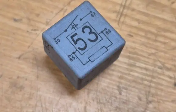 Volkswagen Golf IV Other relay 141951253B 20240072