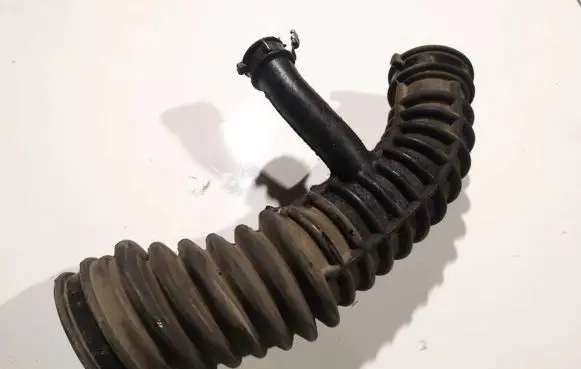 Ford Mondeo Mk III Air intake hose/pipe 1s7190623 1s71-90623