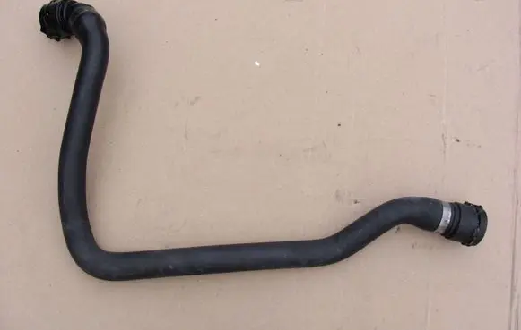 BMW 7 E65 E66 Engine coolant pipe/hose 8384912