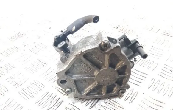 Ford Focus Vacuum pump 9804021880