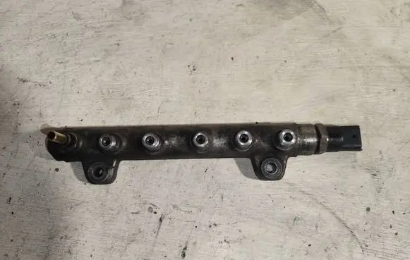 Fuel main line pipe