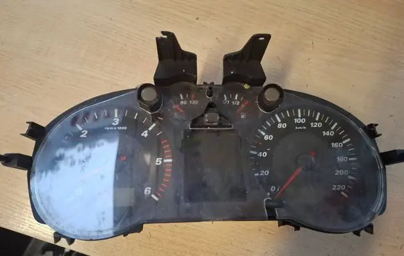 Seat Ibiza III (6L) Speedometer (instrument cluster) 88311333
