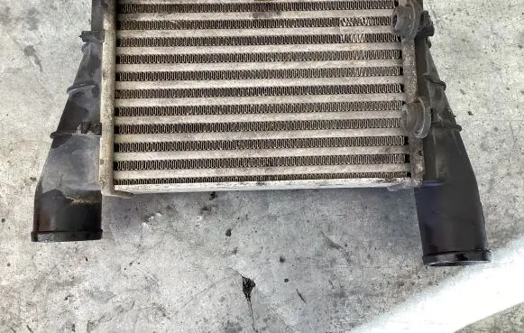 Volkswagen PASSAT B5 Intercooler radiator 058145805A