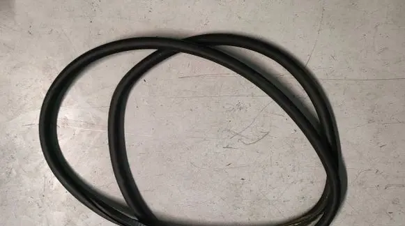 Volkswagen Caddy Front door rubber seal