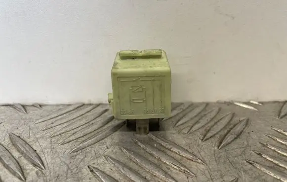 BMW 5 E60 E61 Other relay
