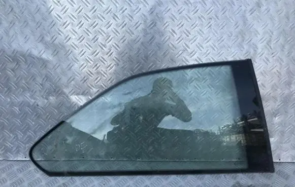 BMW 3 E36 Rear side window