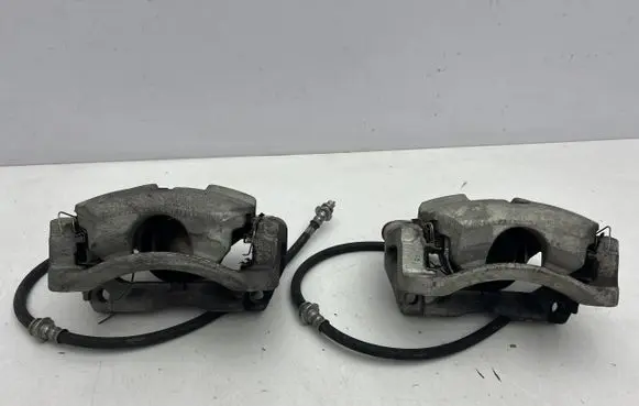 Nissan X-Trail T32 Front brake caliper T32ZACISKSUL2