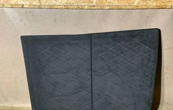 Trunk/boot floor carpet liner