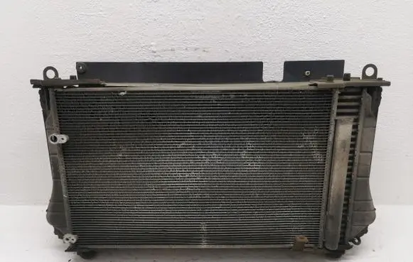 Toyota Avensis T270 Radiator set 