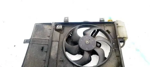 Nissan Note (E11) Radiator cooling fan shroud 21480AX800