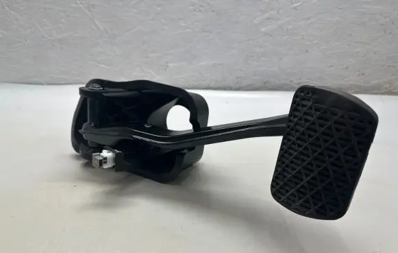 Mercedes-Benz C W205 Brake pedal A2052920415