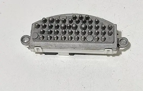 BMW 3 F30 F35 F31 Heater blower fan relay 9276112 927611201